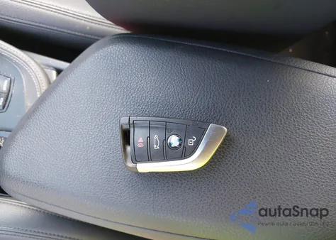 2018 BMW X1 xDrive28I z USA, uszkodzony, nr VIN WBXHT3C37J5L33675